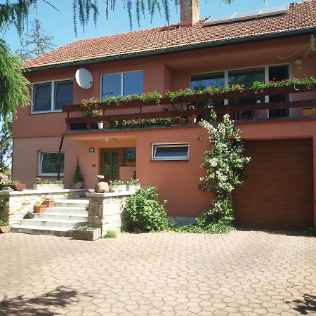Apartman Na Skale Adlerkosteletz Exterior foto